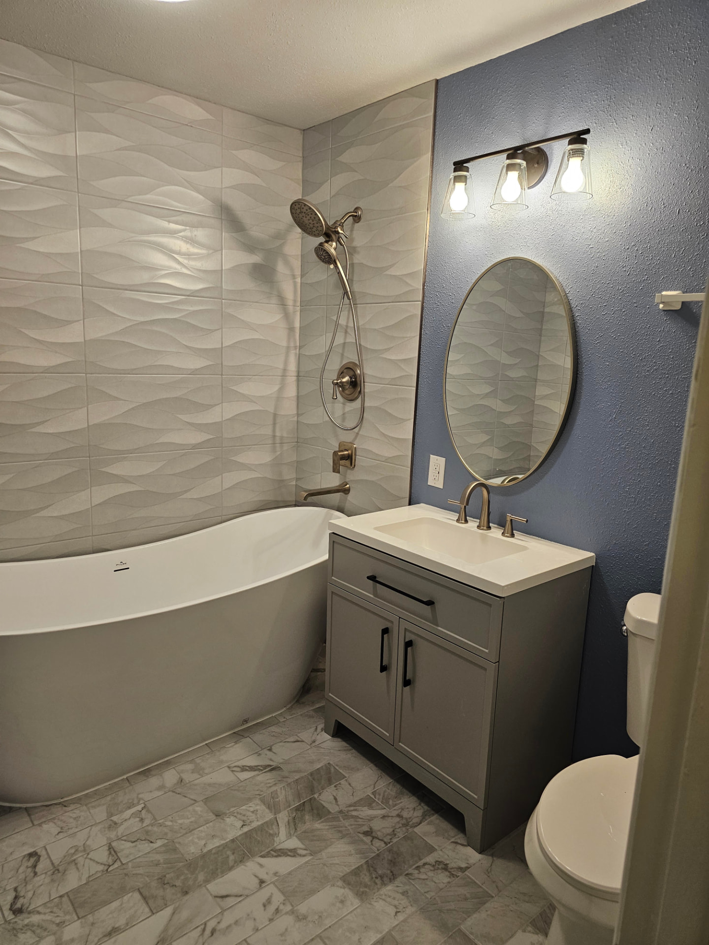 Freestanding Tub Suite